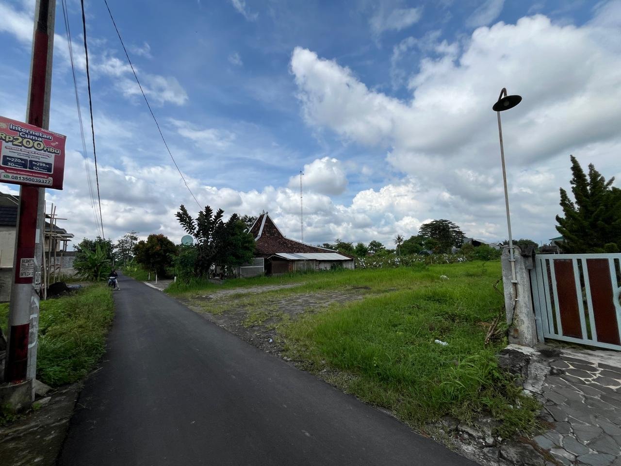 Dekat UGM, Tanah di Jl Kaliurang Km 8, SHM Pekarangan - Property thumbnail