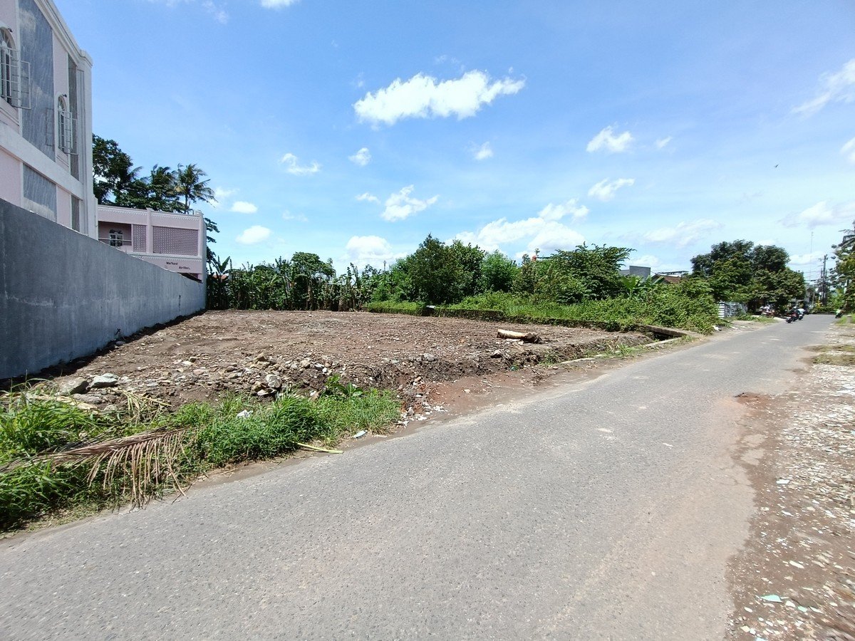 Tanah SHM Siap bangun hanya  600 Meter Kampus III Sanata Dharma - Property details and images
