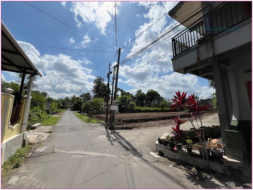 Rumah 2 lantai di jl kaliurang km 9 bangunan baru type Tropis - Image 3