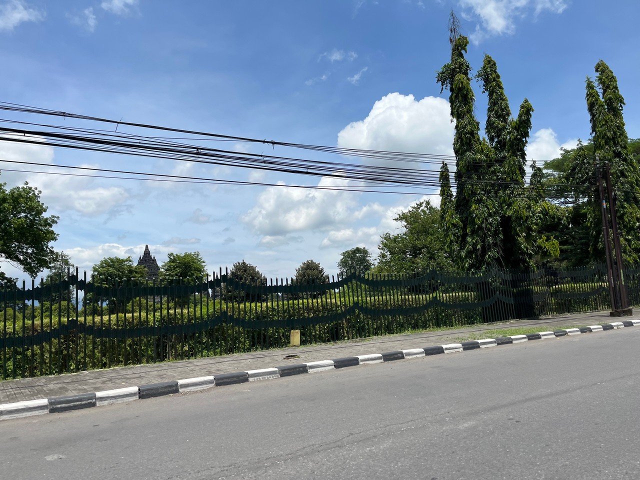 Tanah Murah Dijual Prambanan Jl. Raya Jogja-Solo Dekat Candi Sewu Untuk Rumah - Image 2