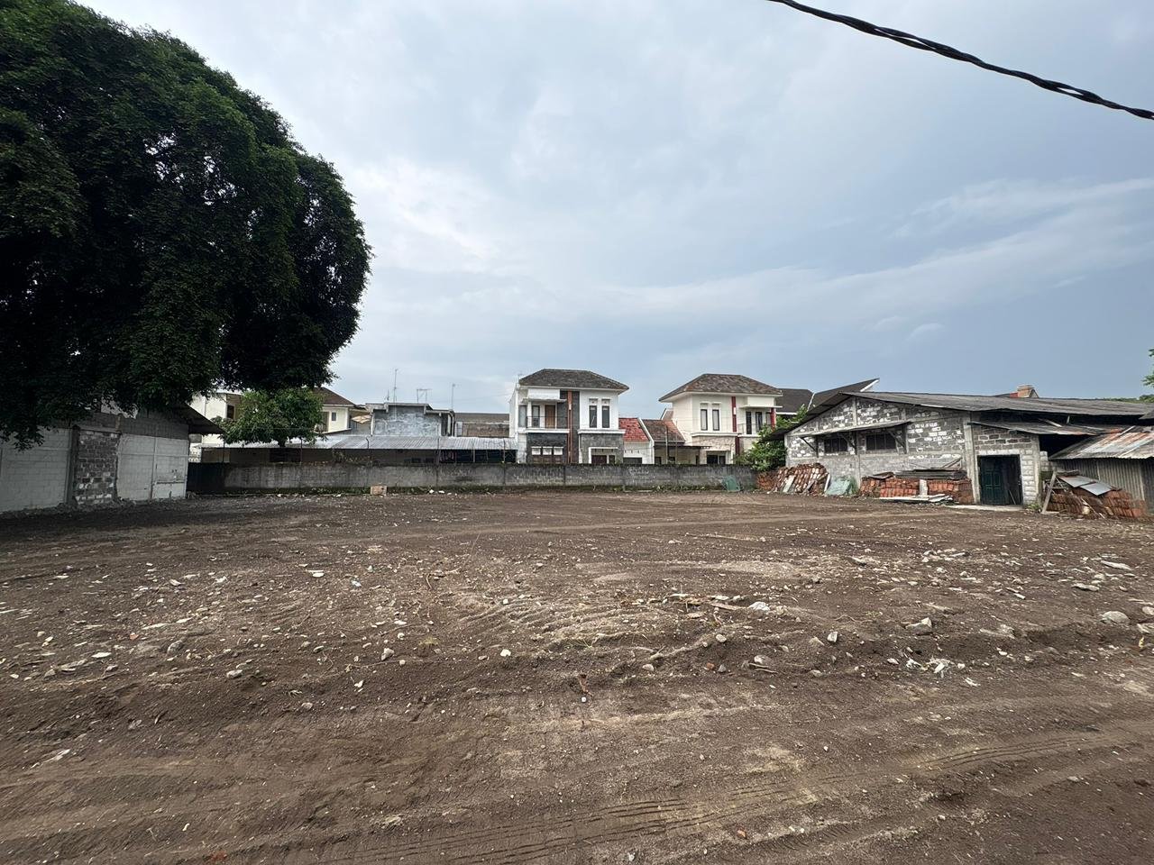 Tanah Murah dekat UGM; Tepi Ringroad Utara; SHM P - Property details and images