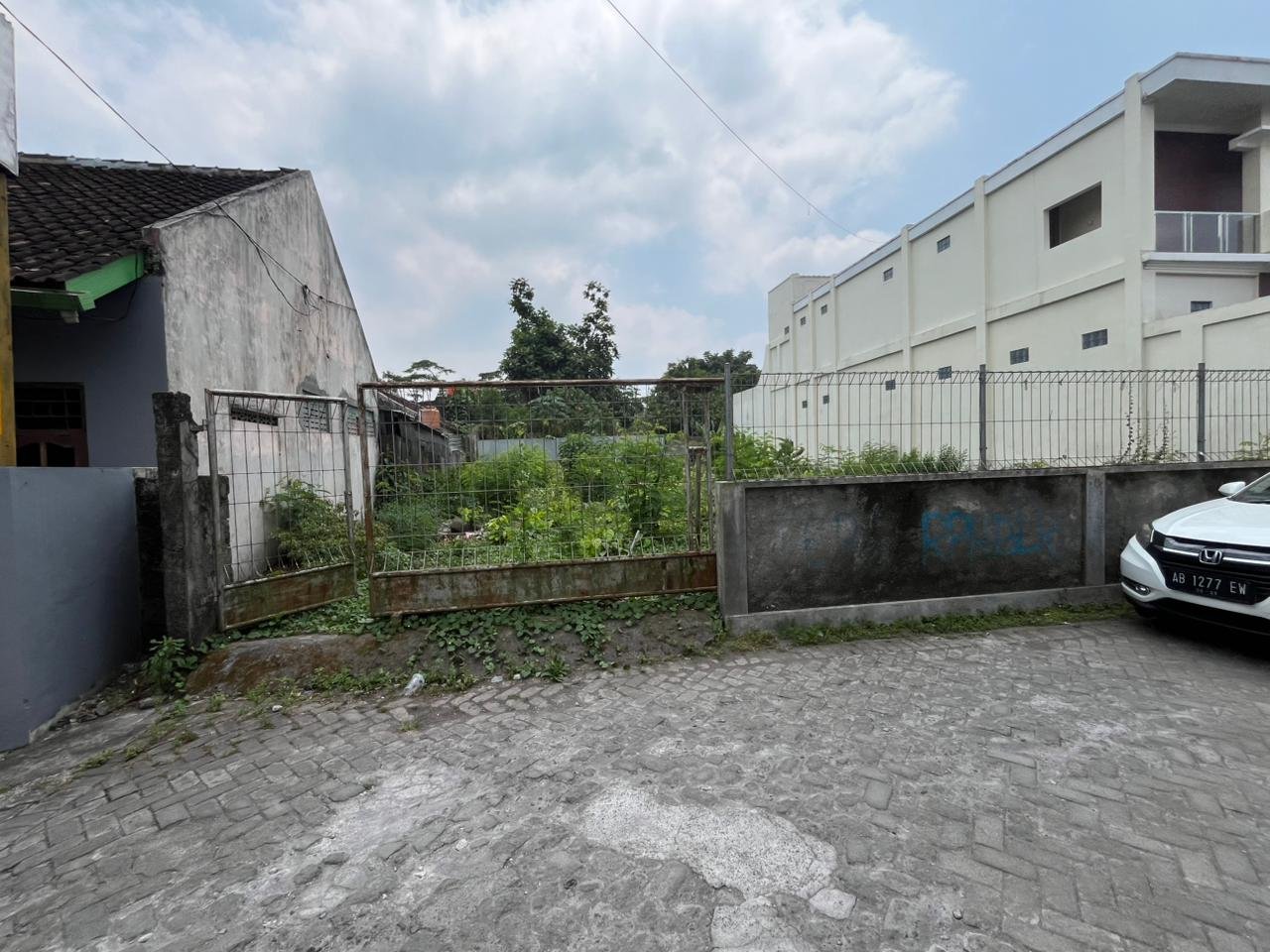 Jl. Kaliurang KM 6; Kost Premium; SHM - Image 4