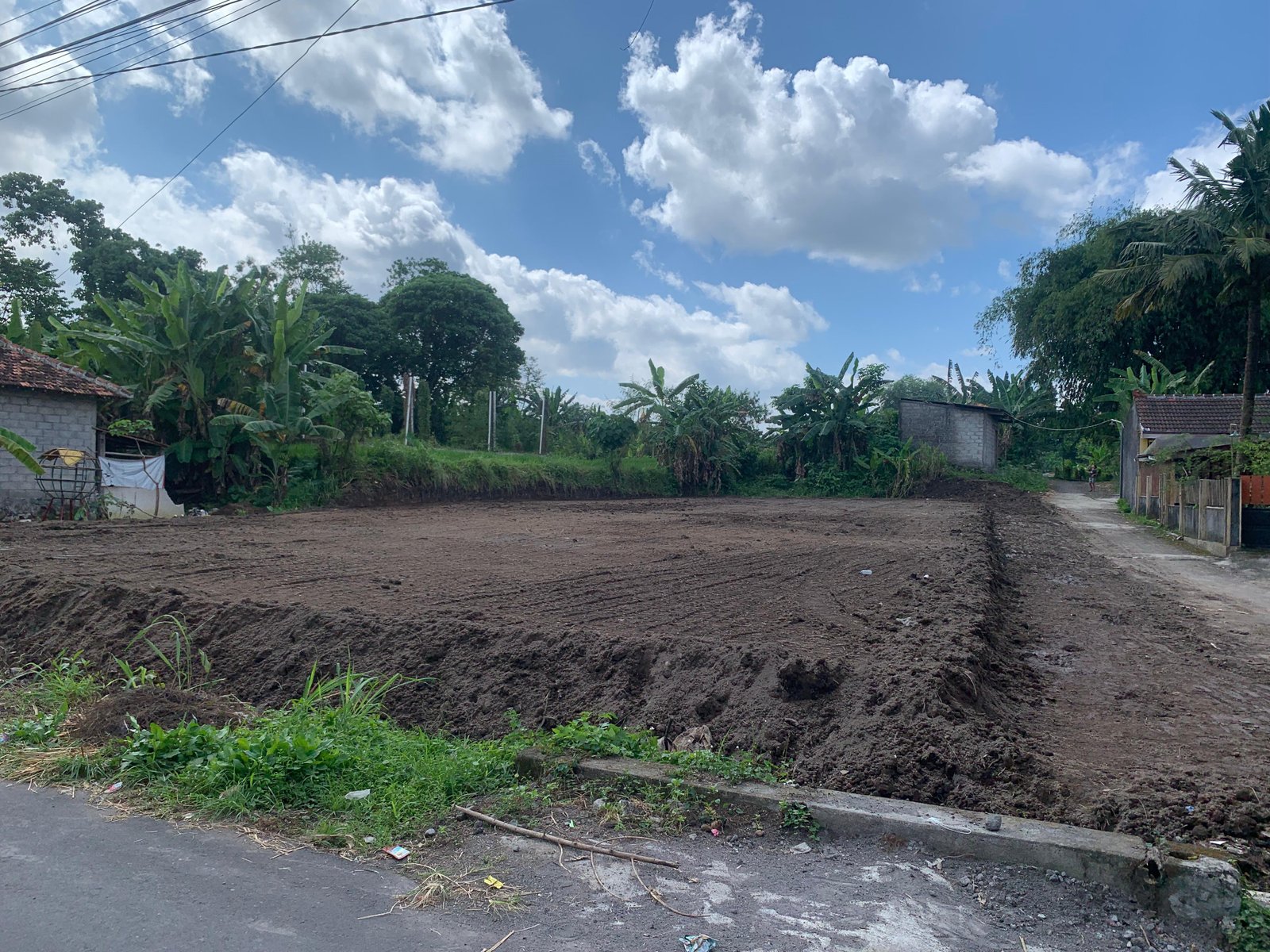 Dekat Pasar Gentan Kavling Premium Lokasi Asri - Image 8